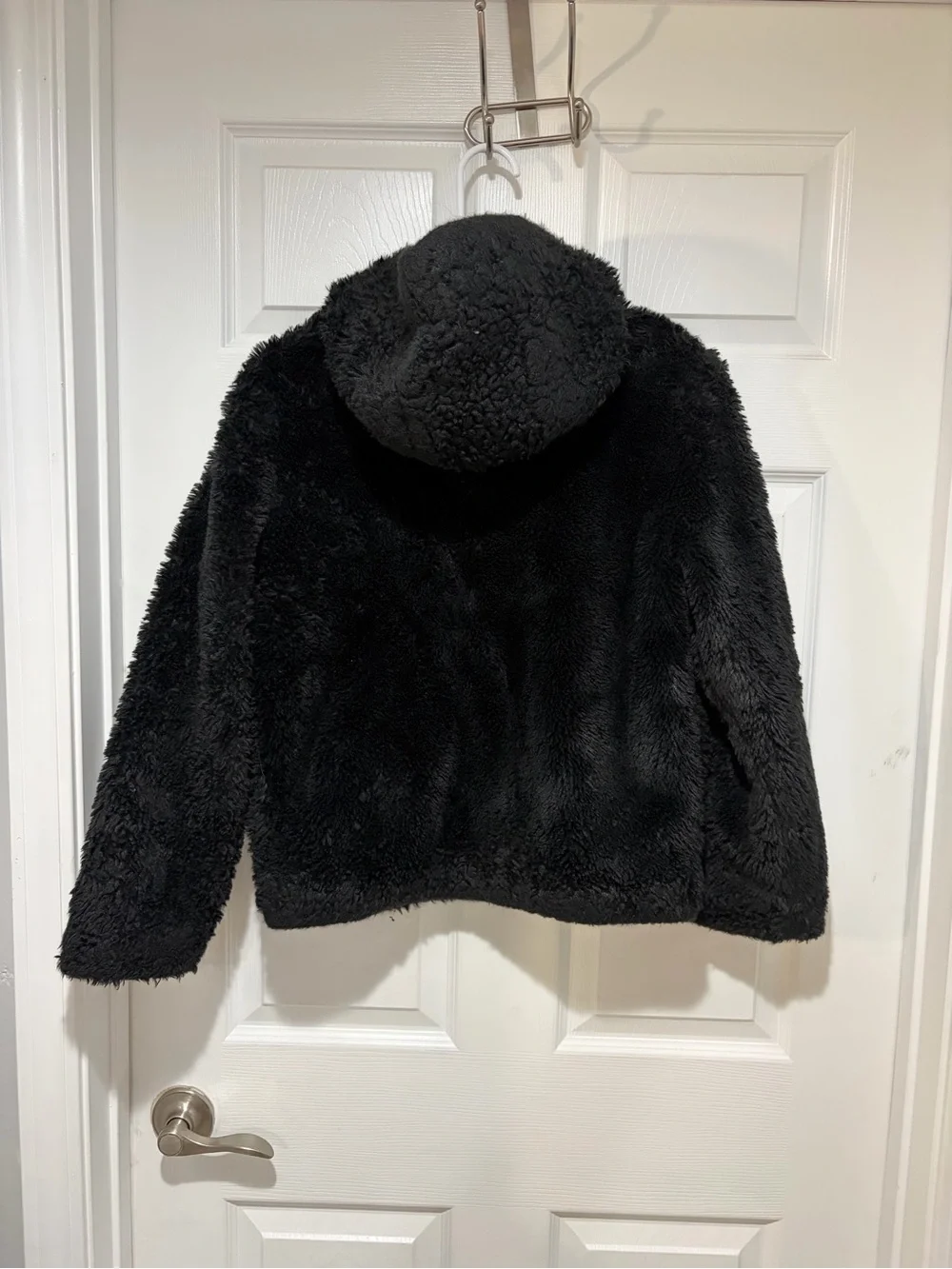 UNDER ARMOUR Girl’s Faux Fur Sherpa Black Fleece Zip-Up Hooded Jacket